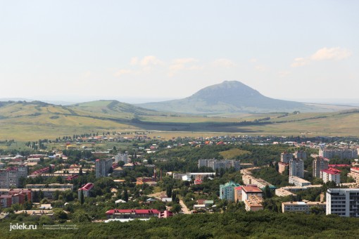Вид с крыши санатория Горный воздух на город Железноводск